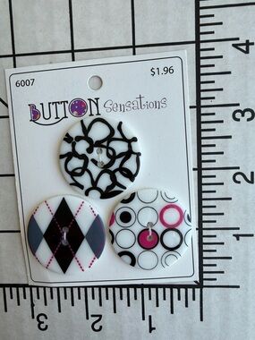 Button Sensations Large Novelty Buttons Set of 3 Pink Black White Argyle Circle